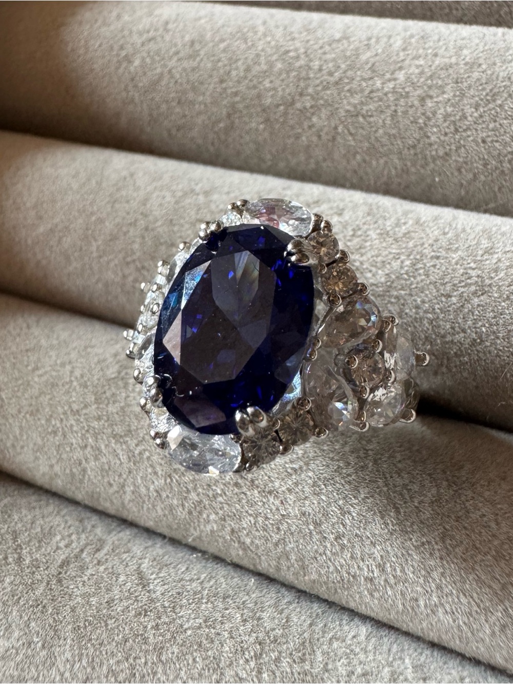 925 Sterling Silver Deep Blue Oval Simulated Stone Statement Ring Size 7.5